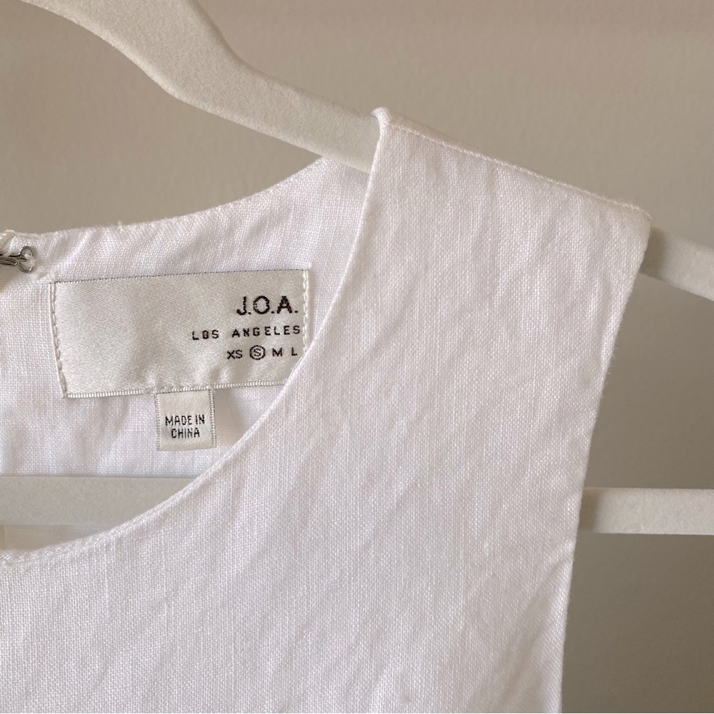 J.O.A Los Angeles Linen Cold Shoulder Peplum Top - Picture 2 of 5